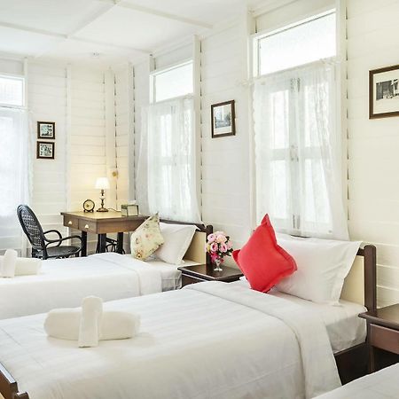 Baankachitpan Bangkok Hotel Bagian luar foto