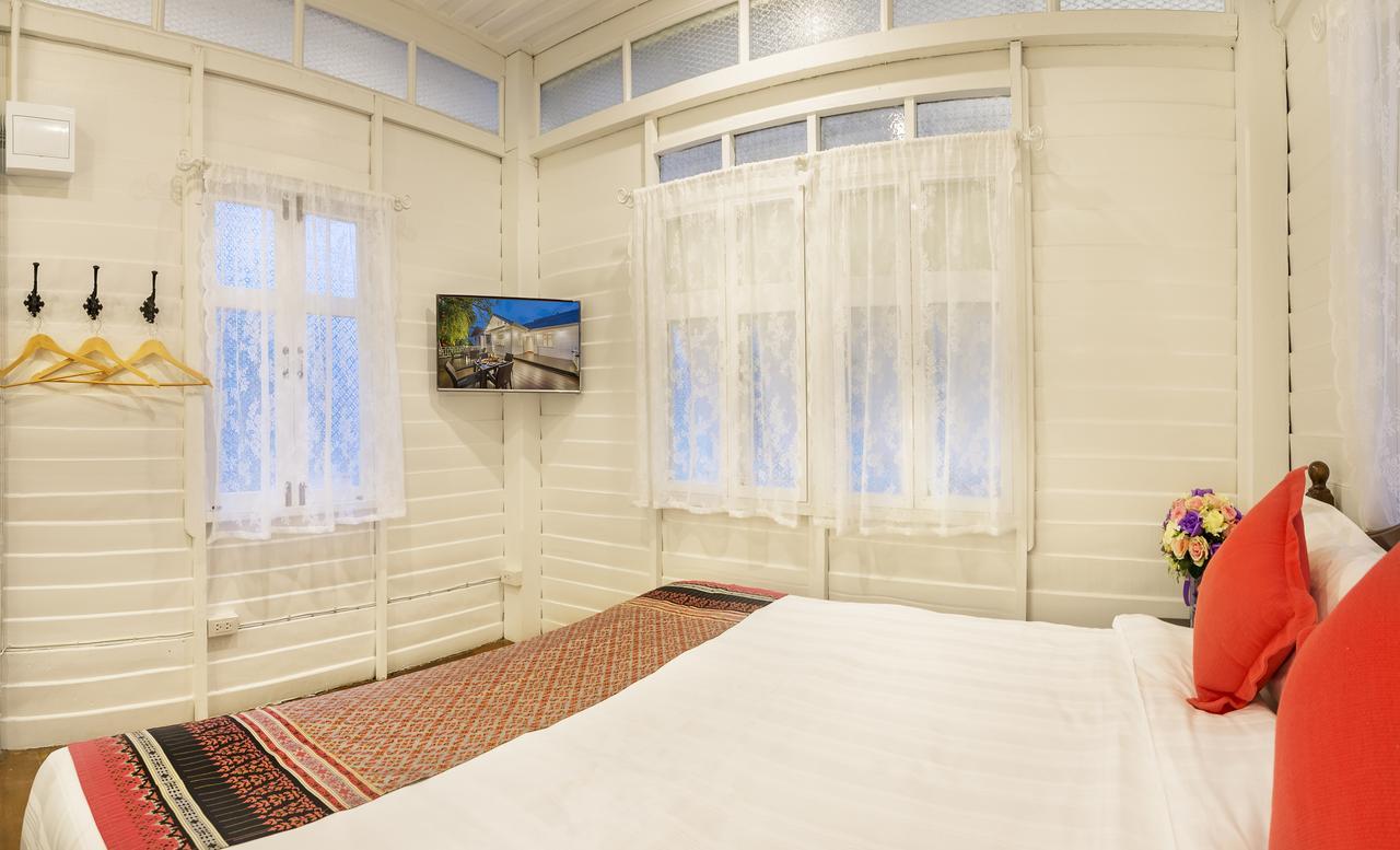 Baankachitpan Bangkok Hotel Bagian luar foto