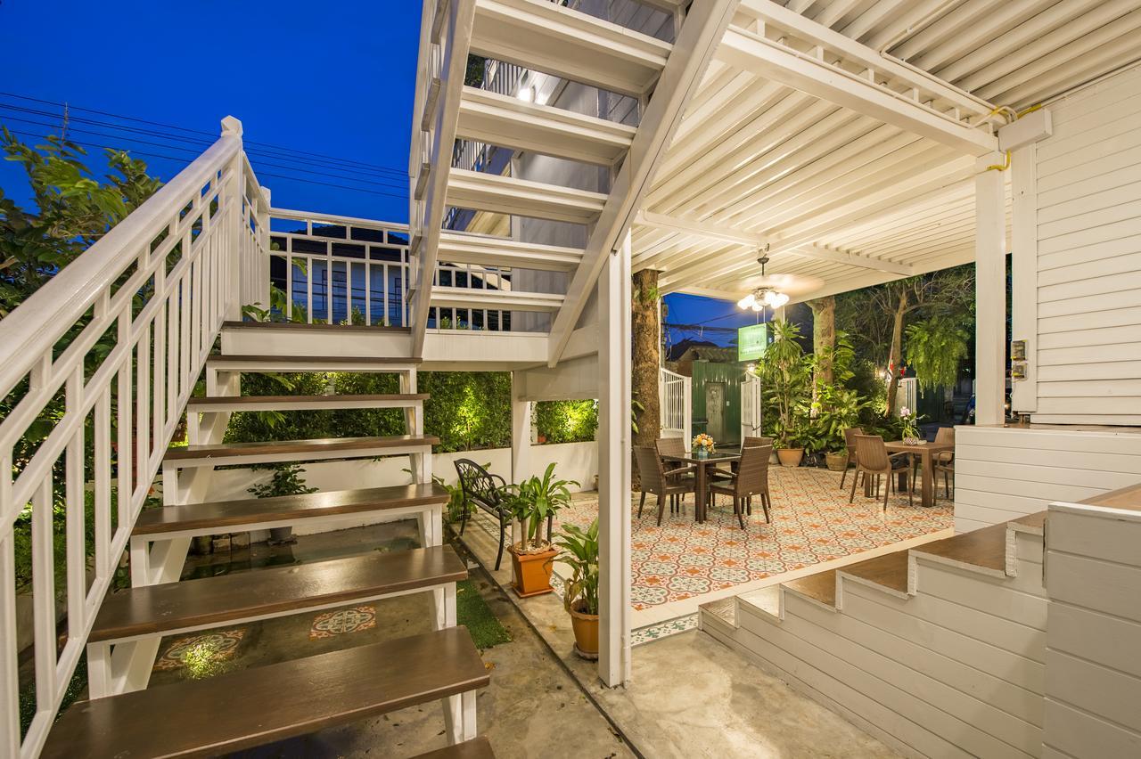 Baankachitpan Bangkok Hotel Bagian luar foto