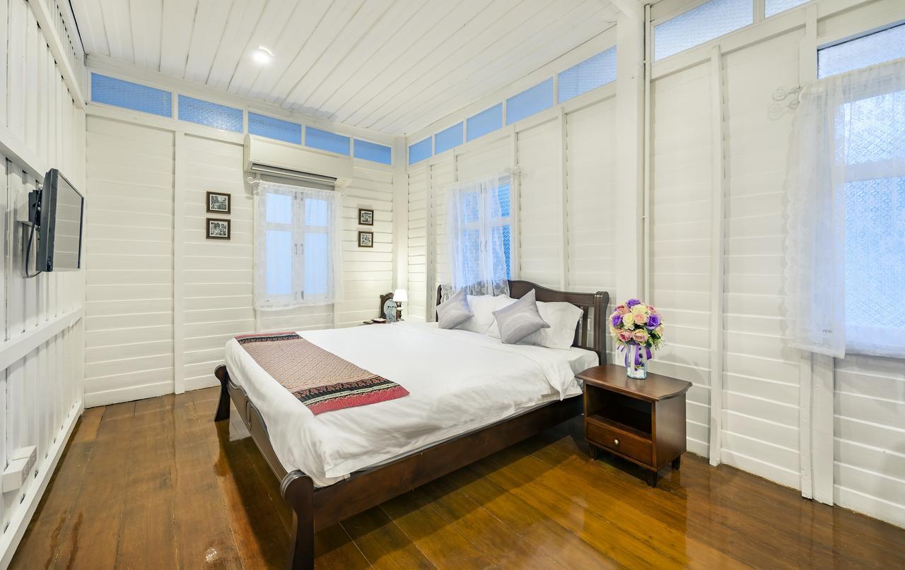 Baankachitpan Bangkok Hotel Bagian luar foto