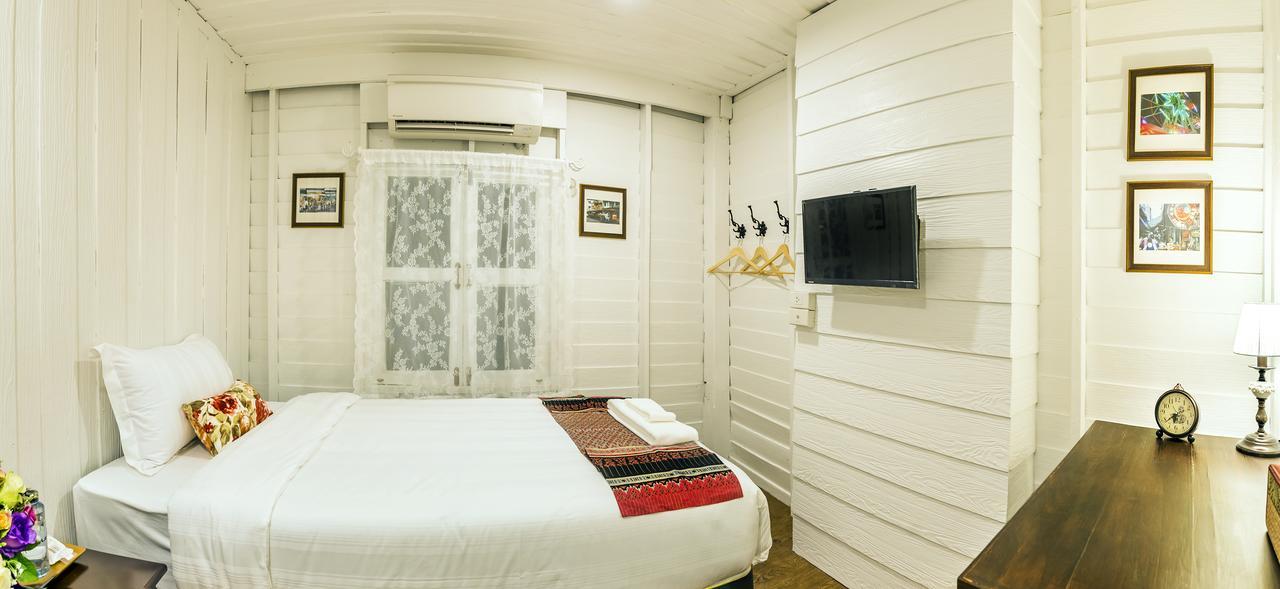 Baankachitpan Bangkok Hotel Bagian luar foto