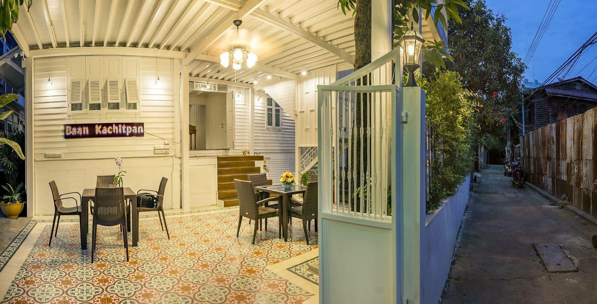 Baankachitpan Bangkok Hotel Bagian luar foto