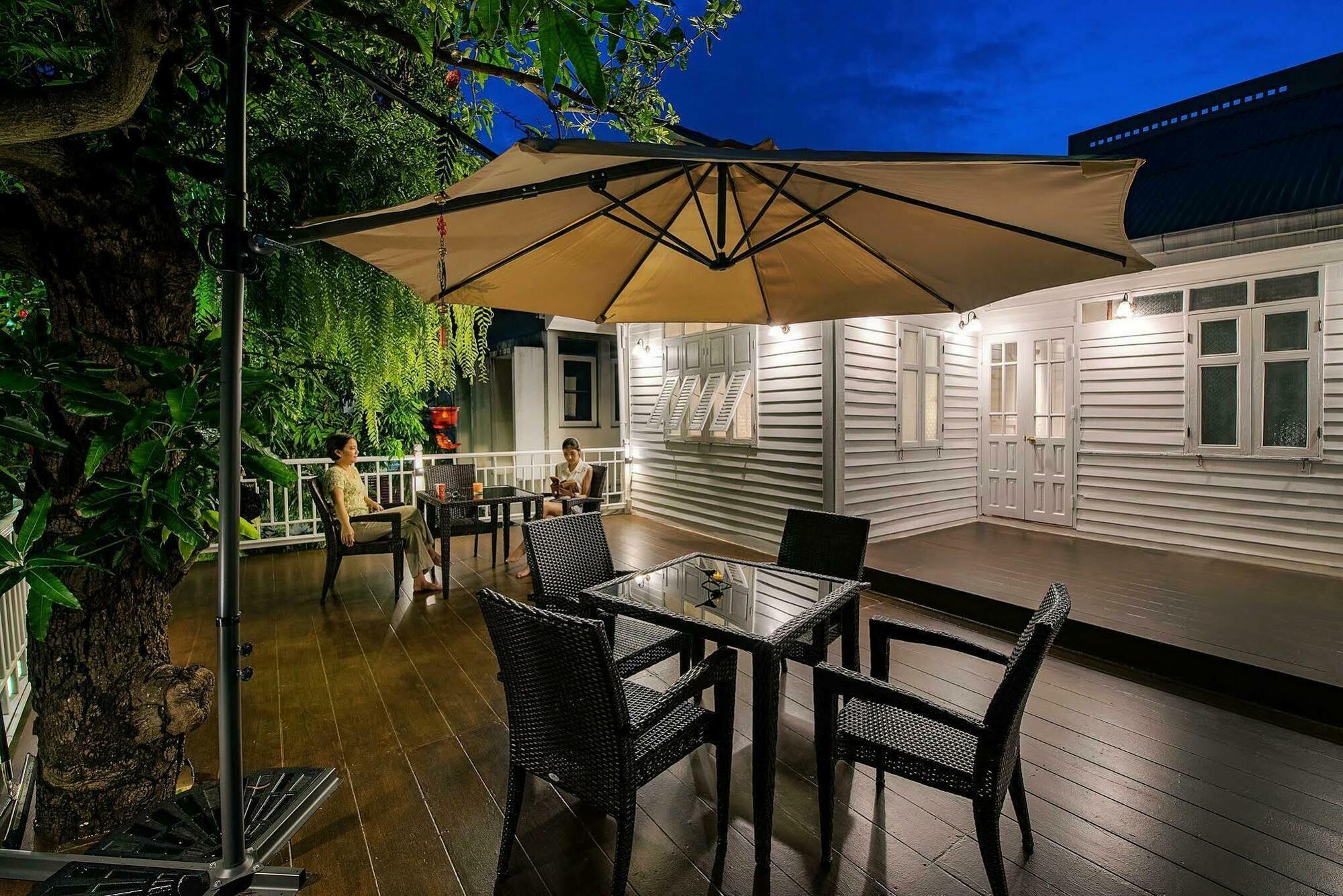 Baankachitpan Bangkok Hotel Bagian luar foto