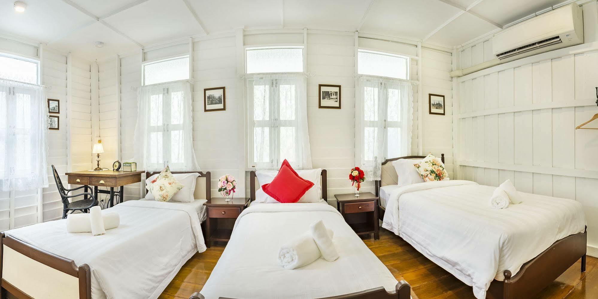 Baankachitpan Bangkok Hotel Bagian luar foto