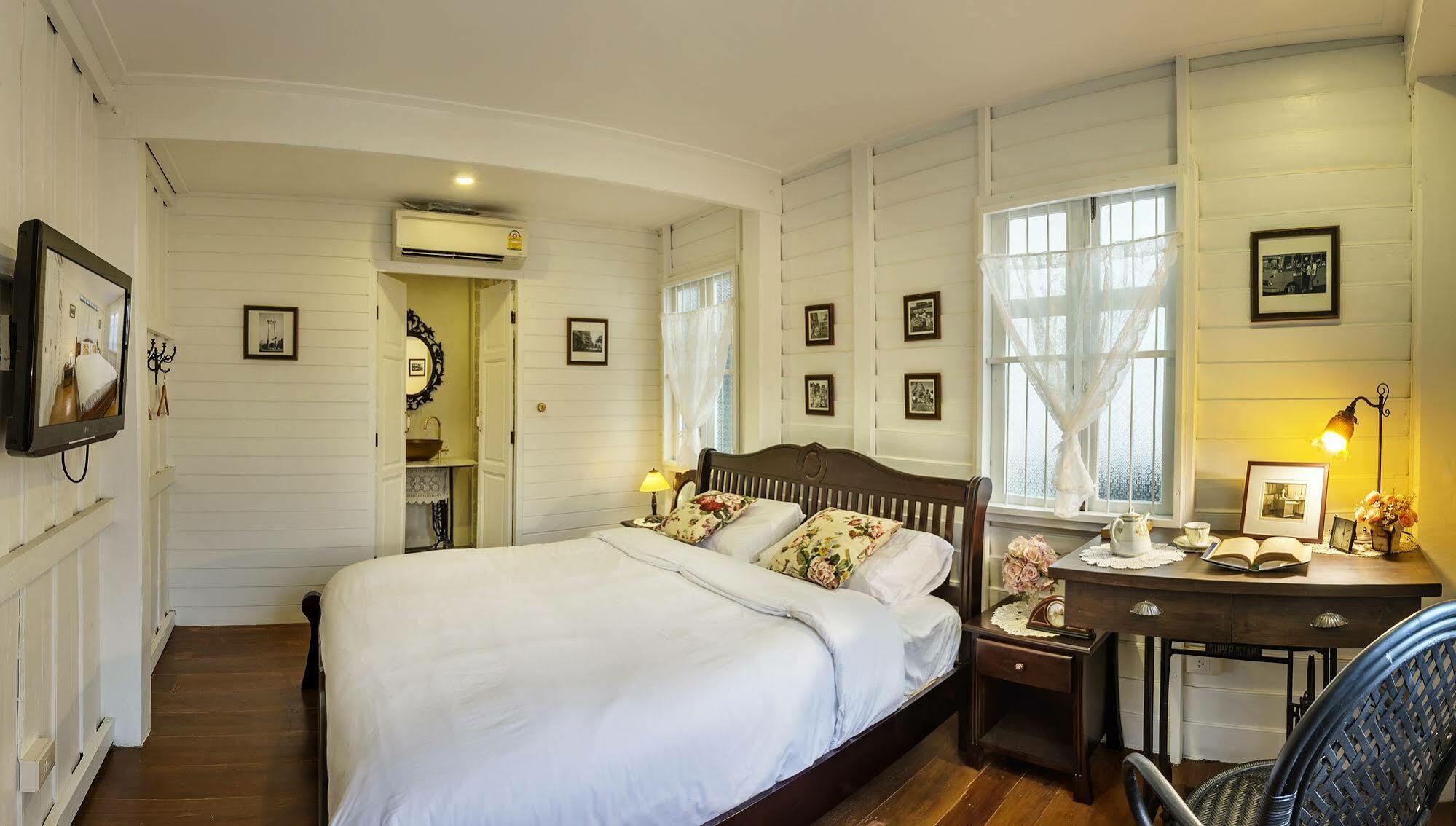 Baankachitpan Bangkok Hotel Bagian luar foto