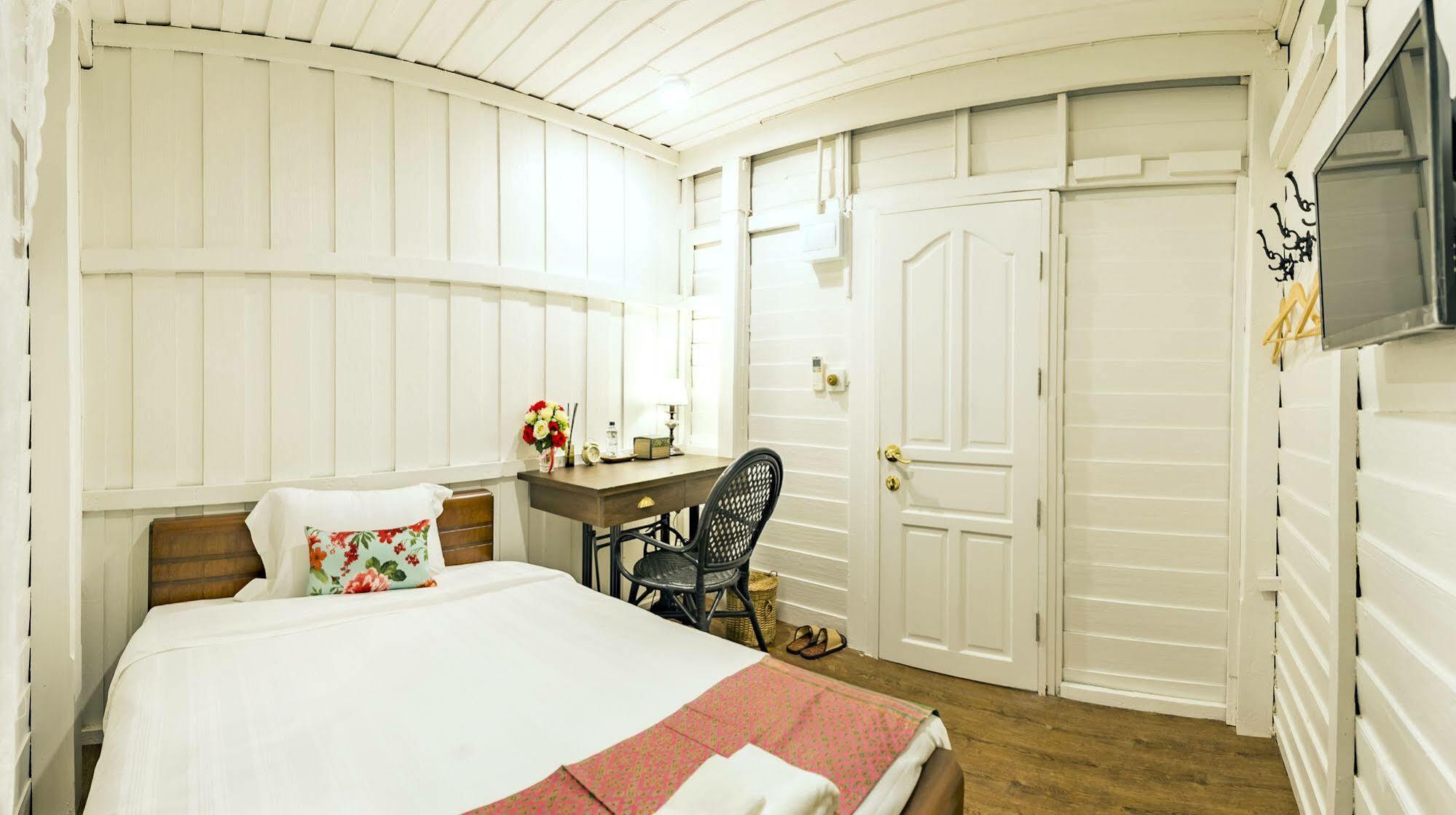 Baankachitpan Bangkok Hotel Bagian luar foto