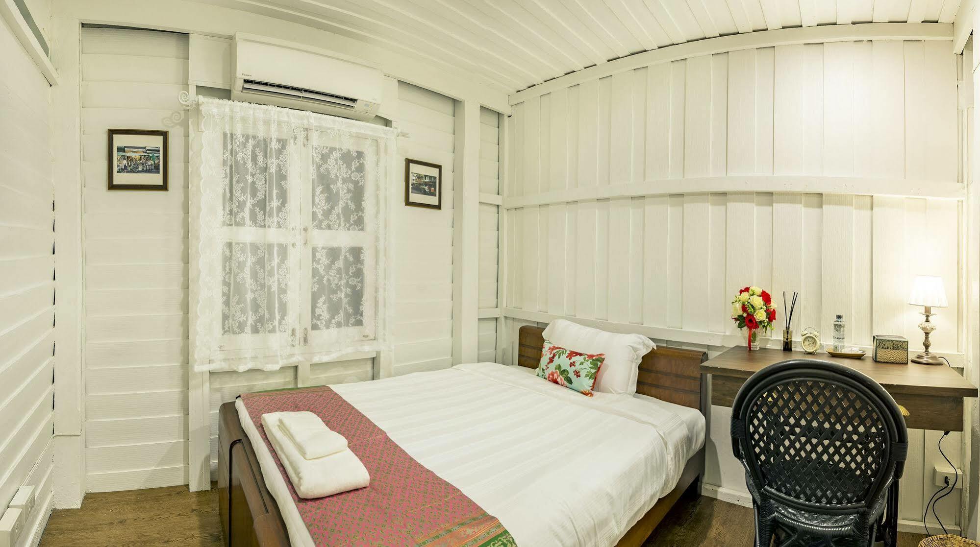 Baankachitpan Bangkok Hotel Bagian luar foto